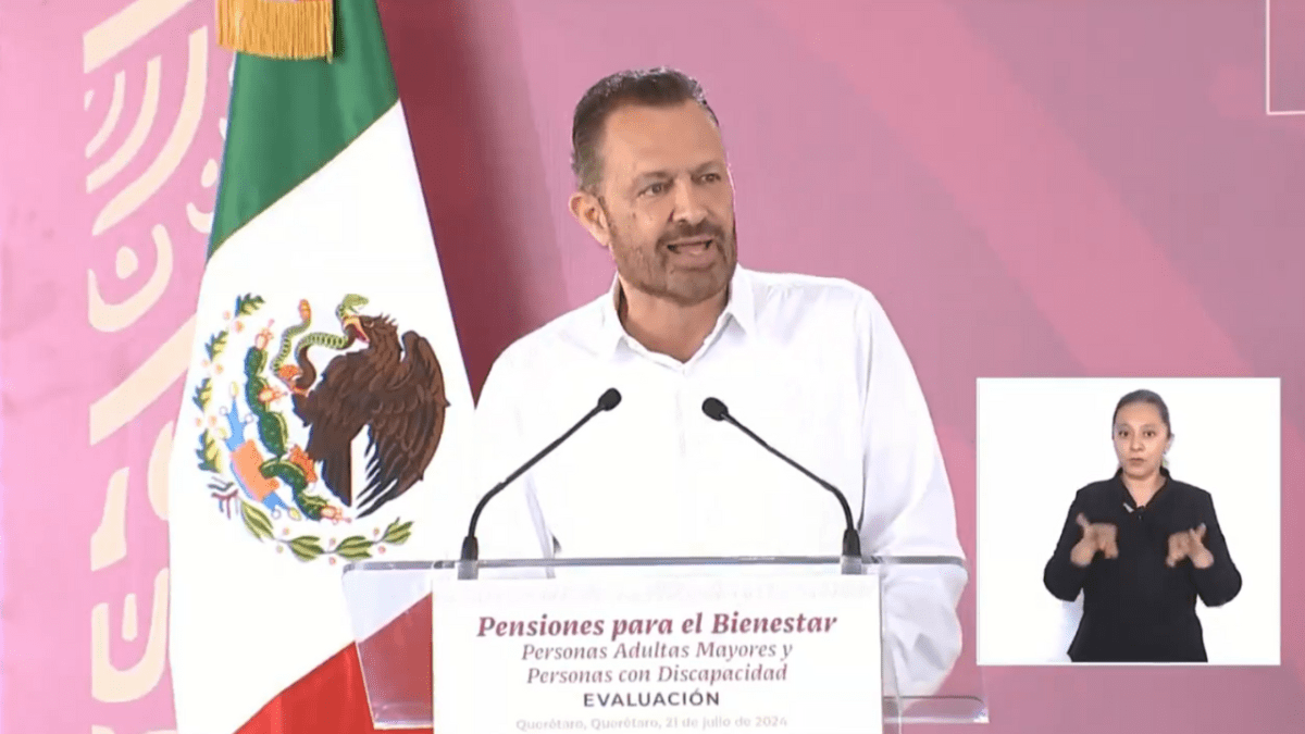 Abucheos al gobernador de Querétaro