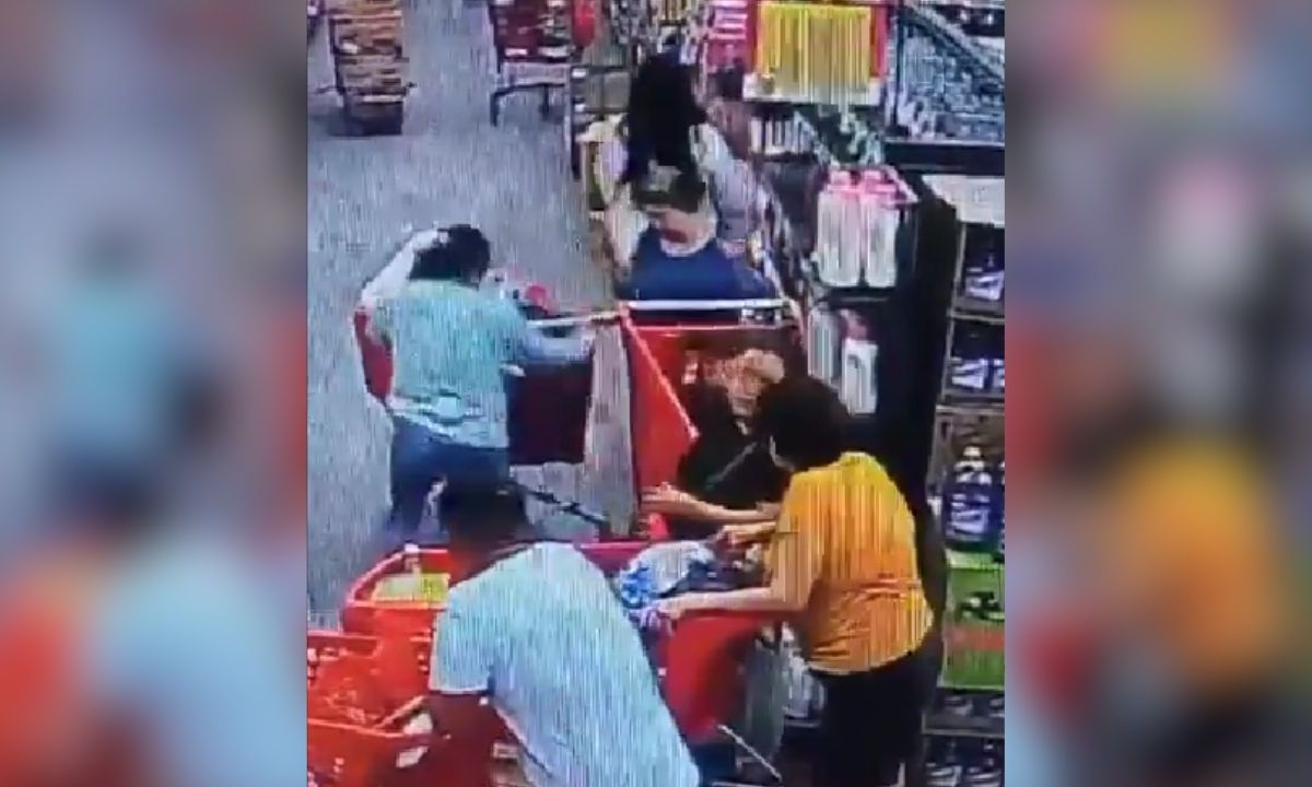 Captan a “montachoques” en centro comercial robando cartera a mujer mayor