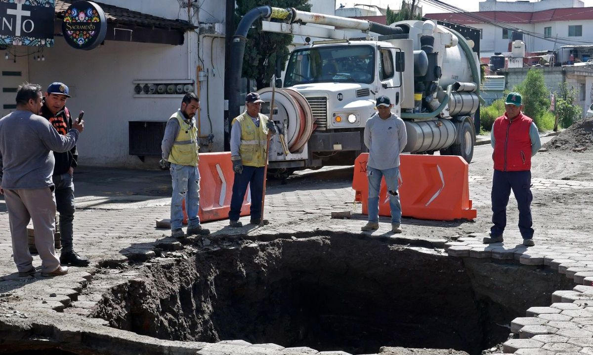 EMERGENCIA. Los vecinos manfestaron que los trabajadores municipales se retiraron de la obra.