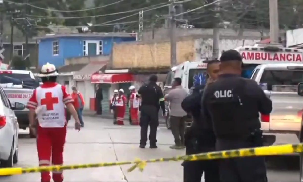 Muren 3 presuntos huachicoleros en toma clandestina de una vivienda en Tlalnepantla