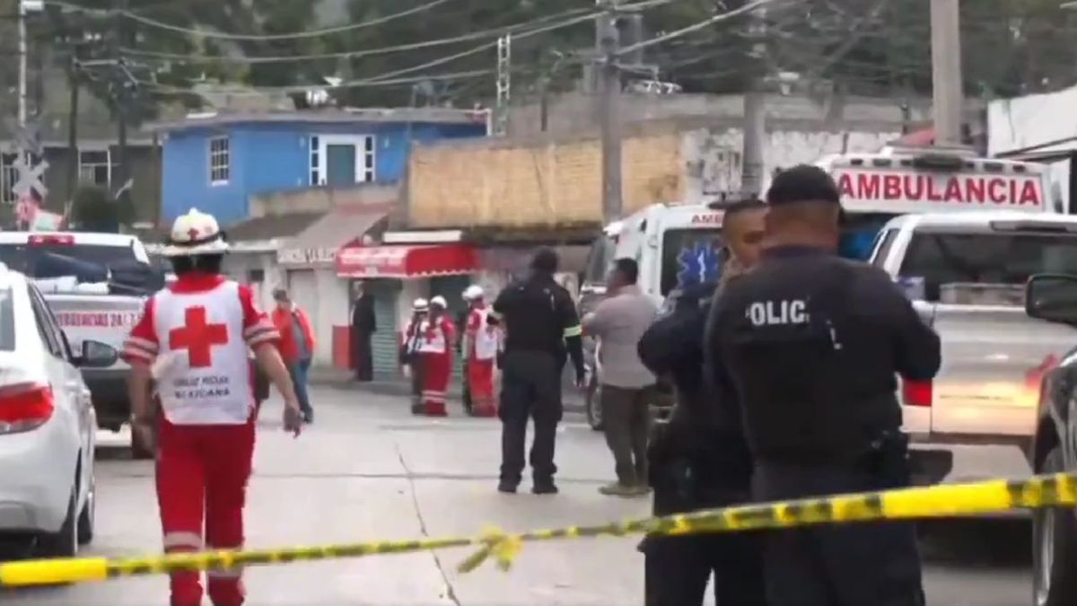 Muren 3 presuntos huachicoleros en toma clandestina de una vivienda en Tlalnepantla