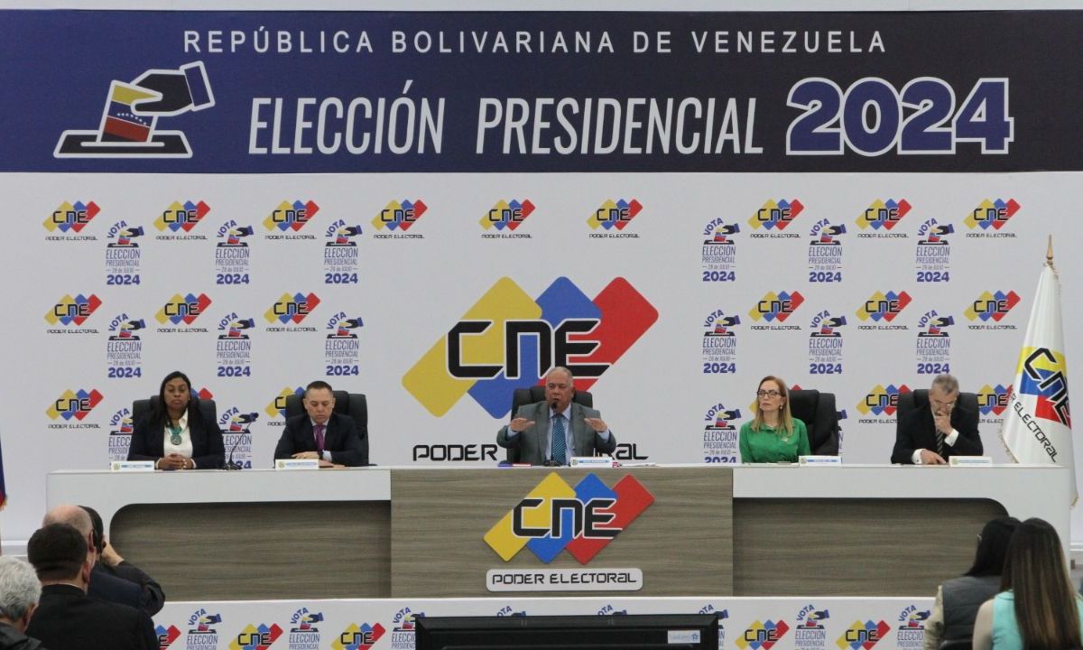 Crece la presión en Venezuela ante atraso de anuncio oficial de resultados