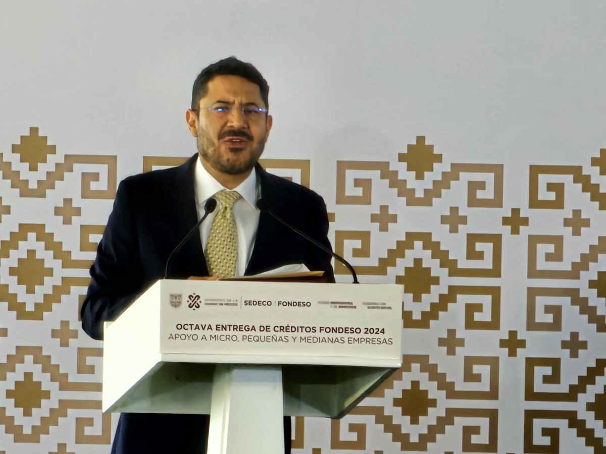 El jefe de Gobierno, Martí Batres, encabezó la octava entrega de créditos del Fondo para el Desarrollo Social (Fondeso) 2024 en la CDMX.