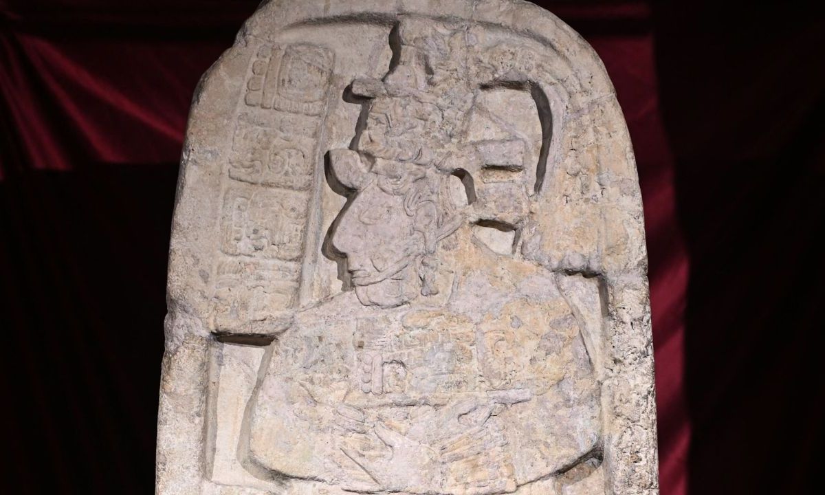 Un monumento de la prominente Señora Seis Cielo, que representó una figura femenina de gran poder en la cultura Maya, comenzó a exhibirse en el Museo de Guatemala