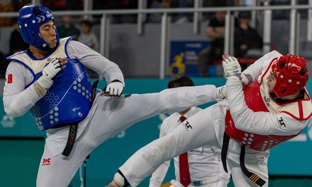 el taekwondoín mexicano Carlos Sansores, comenzó su viaje a Europa que culminará en los Juegos Olímpicos de París 2024