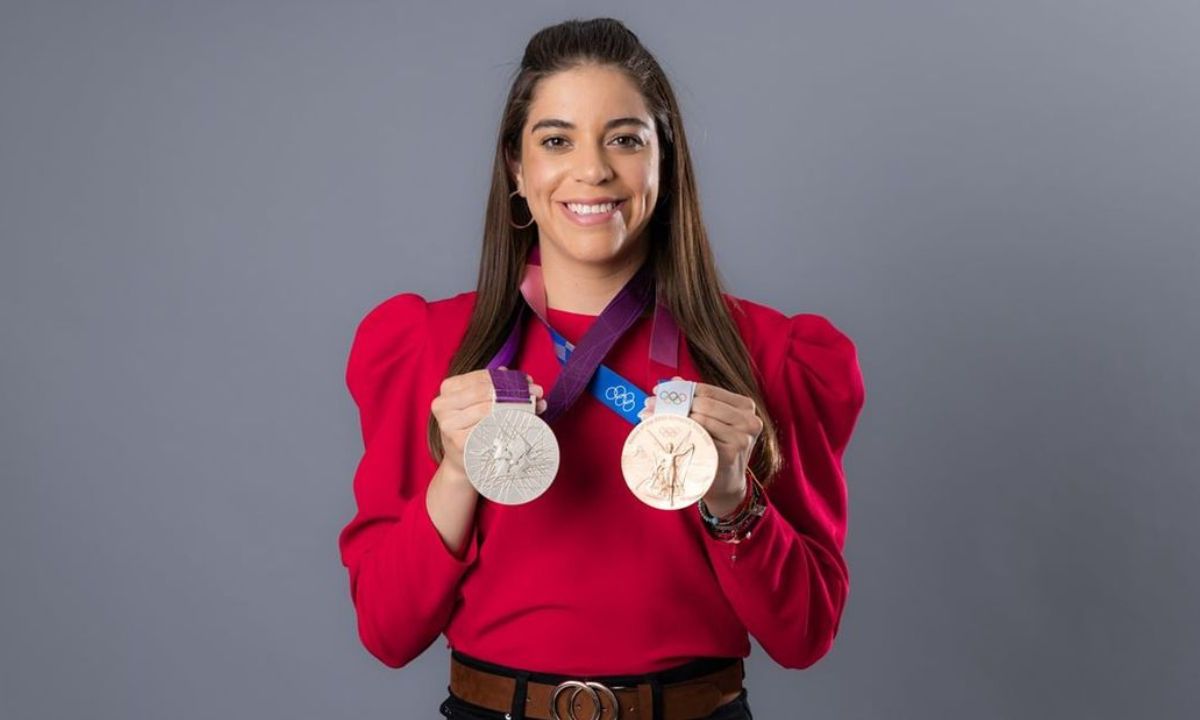 Comité Olímpico Mexicano, encabezado por María José Alcalá, viajó con varios atletas de diversas especialidades como clavados, atletismo y bádminton a menos de una semana