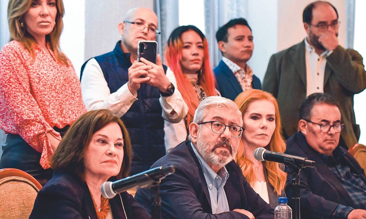 Convocan. Macario Schettino, integrante del Frente Cívico, llamó a participar en la manifestación contra la sobrerrepresentación de Morena.