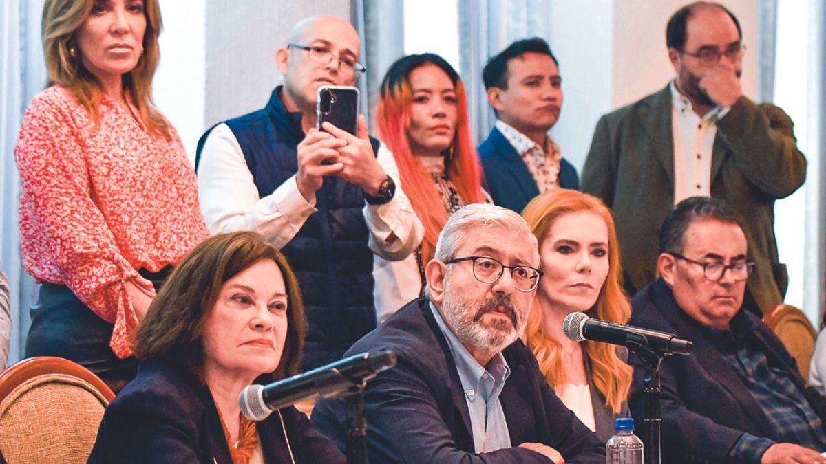 Convocan. Macario Schettino, integrante del Frente Cívico, llamó a participar en la manifestación contra la sobrerrepresentación de Morena.