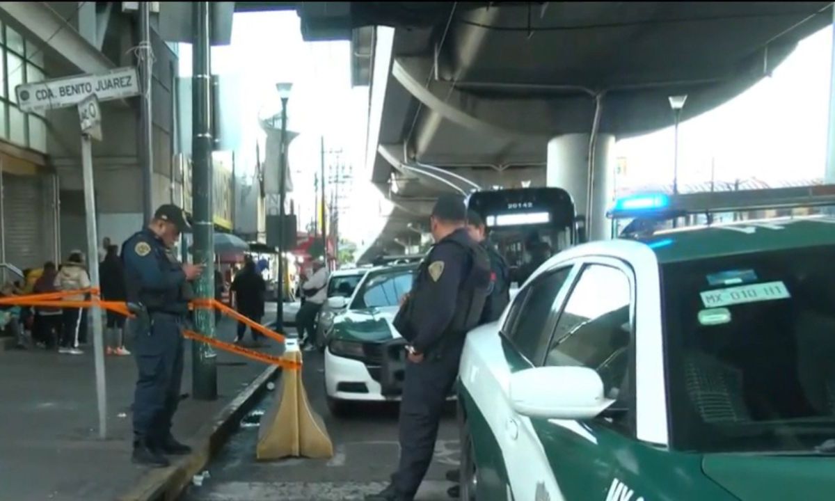 Peligro. Policías de la SSC reportaron el asesinato de un hombre por oponerse a un asalto en la estación Culhuacán.