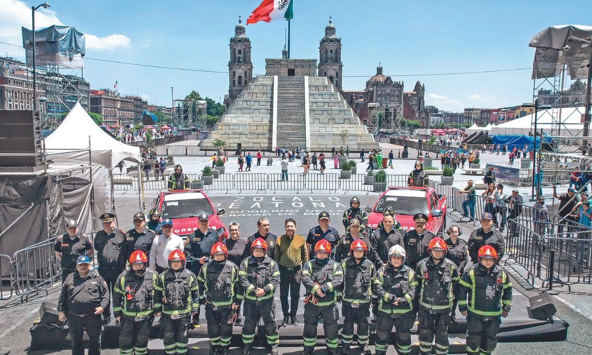 Mejoras.Tras recibir 13 vehículos, el líder de los bomberos, Juan Manuel Pérez, dijo que llegarán más rápido a las emergencias.