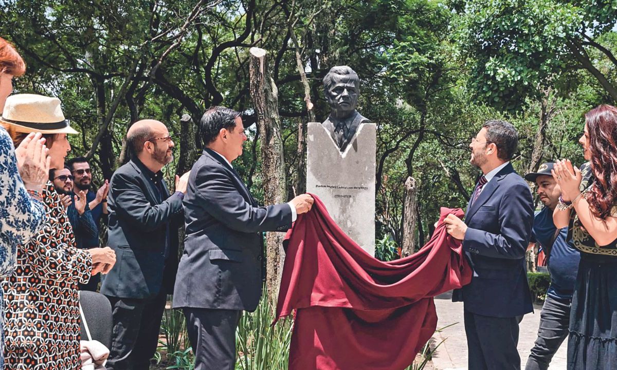 Ubicación. En el marco del 91 aniversario del natalicio del diputado, el jefe de Gobierno encabezó la ceremonia. El busto puede visitarse en el parque “Enriqueta Camarillo”, en la colonia Del Valle.