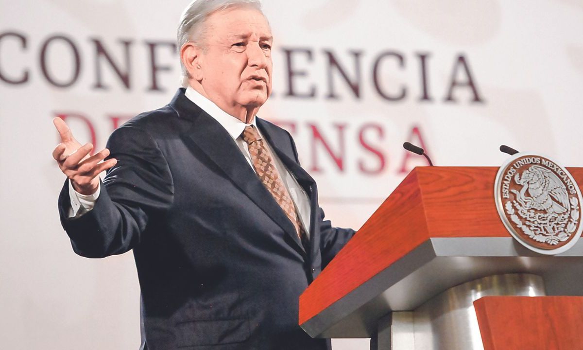 El presidente Andrés Manuel López Obrador justificó la posible sobrerrepresentación de Morena al decir que “así está en la Constitución”