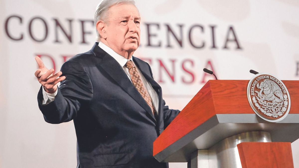 El presidente Andrés Manuel López Obrador justificó la posible sobrerrepresentación de Morena al decir que “así está en la Constitución”