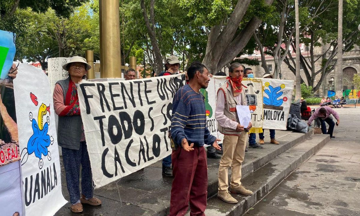 Denuncia. Productores agrícolas de Puebla y Veracruz acusan que la empresa además de contaminar, saquea el agua y tierra