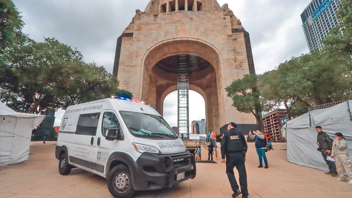 Tragedia. El accidente ocurrió cuando el trabajador limpiaba el elevador del recinto; autoridades trabajan para determinar las causas.