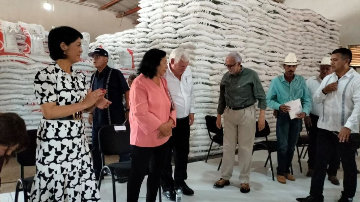 En el país se han dispersado 886 mil 585 toneladas de fertilizantes para los cultivos de frijol, maíz, sorgo, trigo, caña de azúcar y café