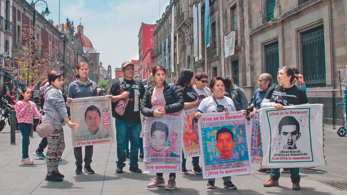 Luego de un reporte anónimo, la tarde del domingo se localizó una fosa clandestina en Guadalajara, Jalisco, muy cerca de la llamada Glorieta de los desaparecidos