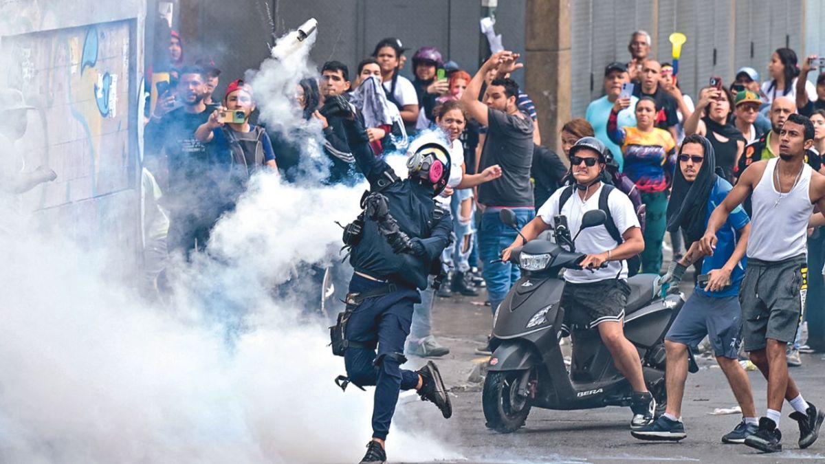 Antichavismo. Las manifestaciones en la capital fueron sofocadas con gases.