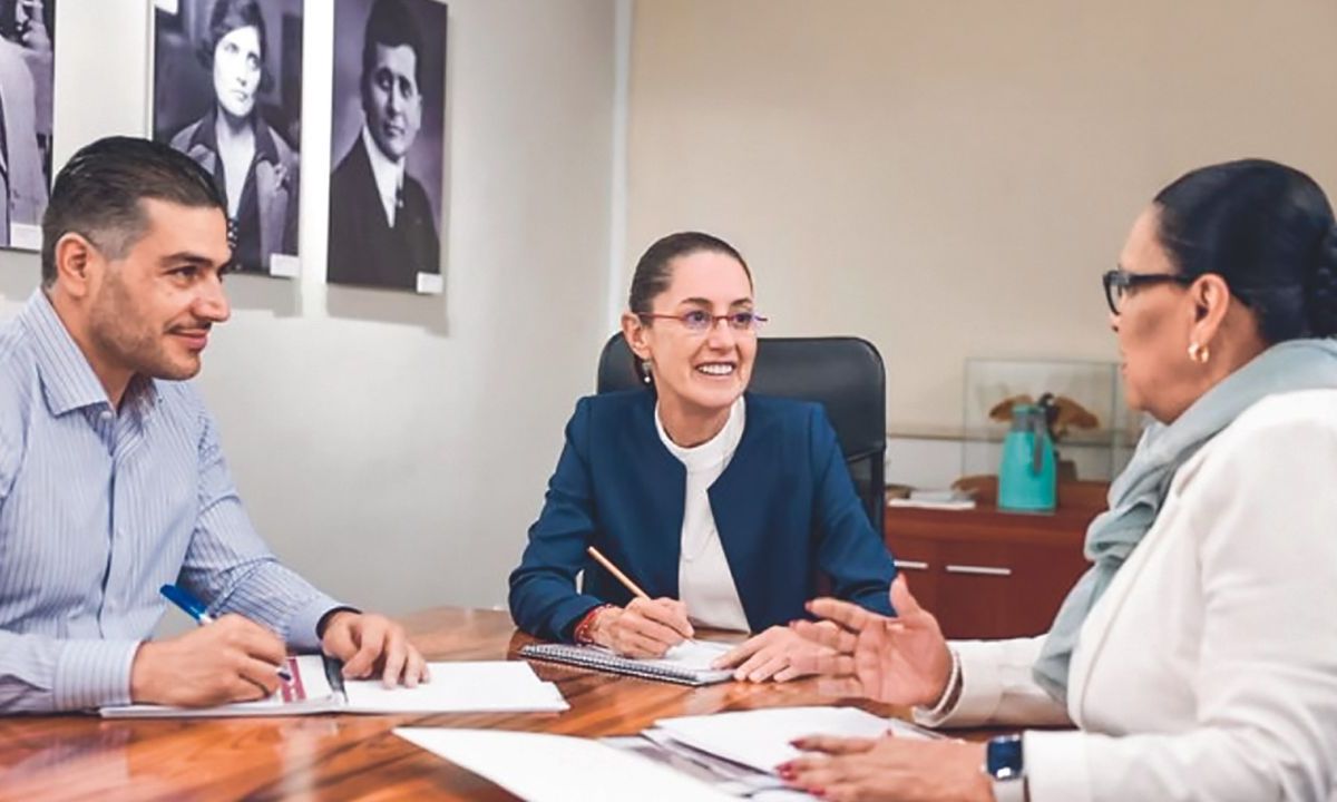 Colaboración. Sheinbaum Pardo sostuvo una reunión con los futuros titulares de Gobernación, Rosa Icela Rodríguez, y de Seguridad y Protección Ciudadana, Omar García Harfuch.