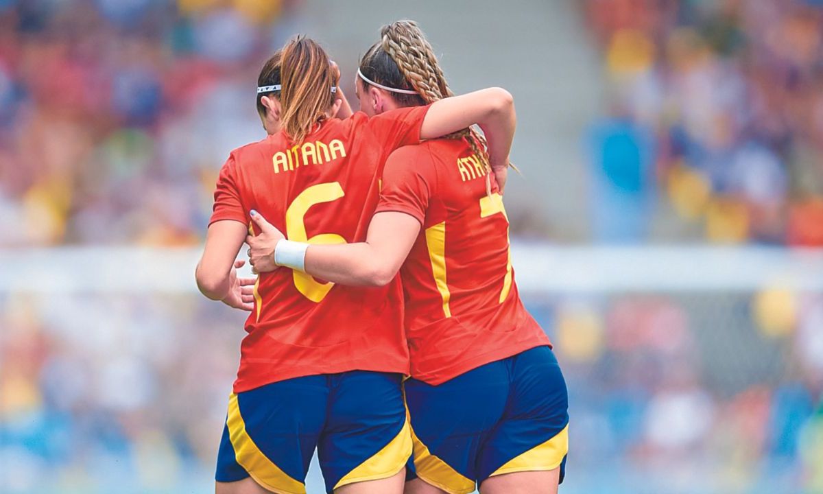 España tuvo un positivo debut en el torneo olímpico del futbol femenino, tras vencer 2-1 al equipo de Japón y con ello sumó sus primeros puntos dentro del grupo C