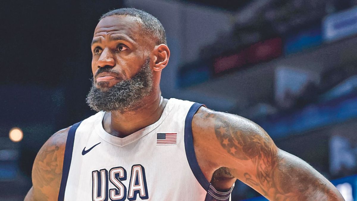 Elegido por sus mismos colegas deportistas, el basquetbolista LeBron James fue confirmado como el encargado de portar la bandera de Estados Unidos