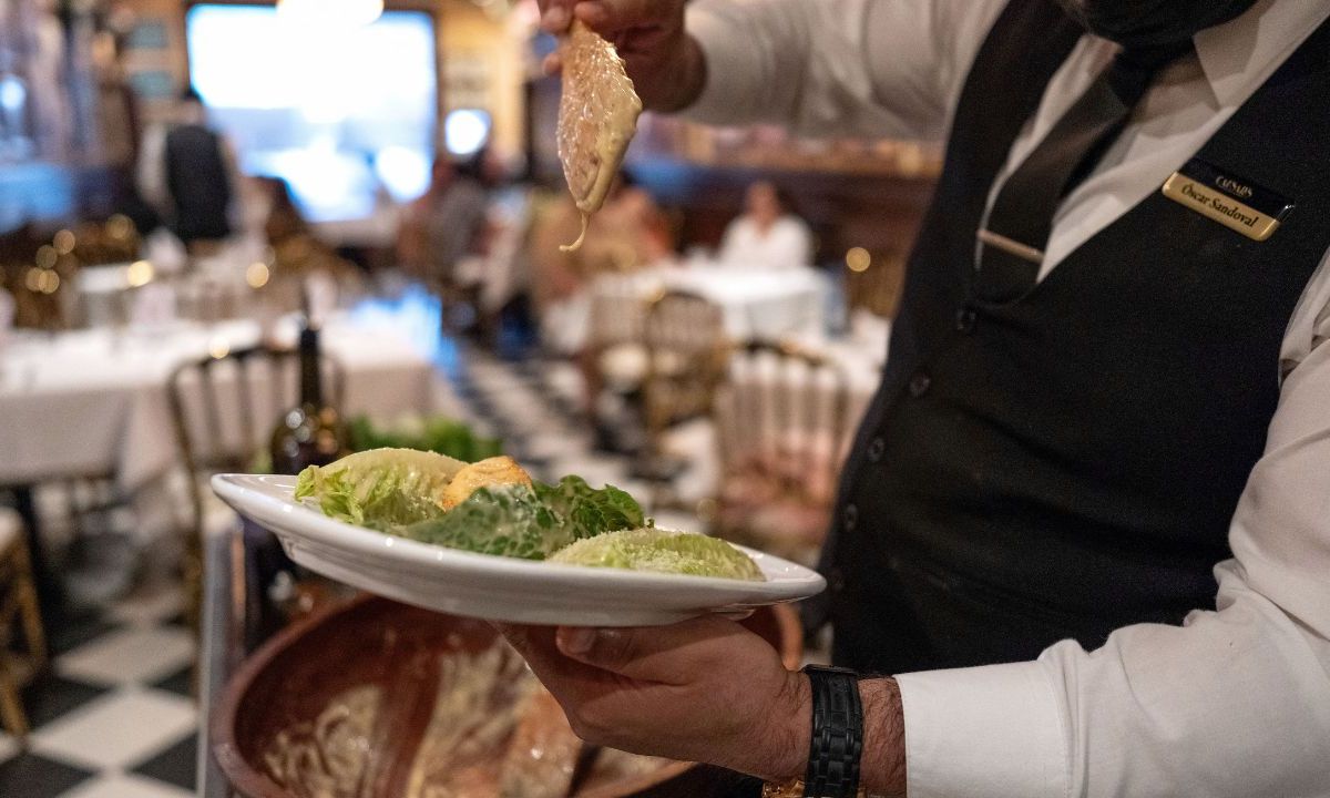 Tijuana celebró este fin de semana los 100 años de la creación de la ensalada César, un platillo popular que puede encontrarse en restaurantes de todo el mundo