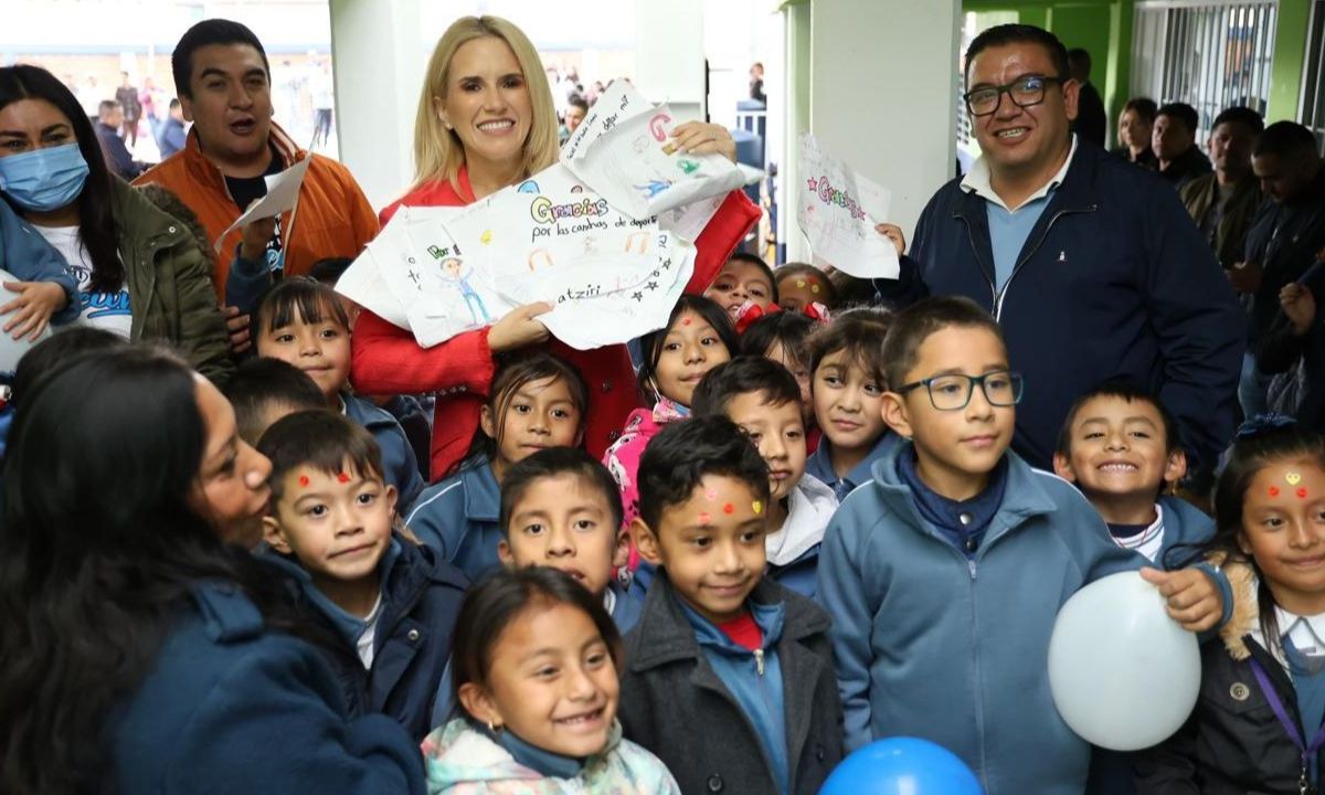 APOYO. El Gobierno de Romina Contreras ha entregado más de 12 mil becas para todos los niveles educativos.