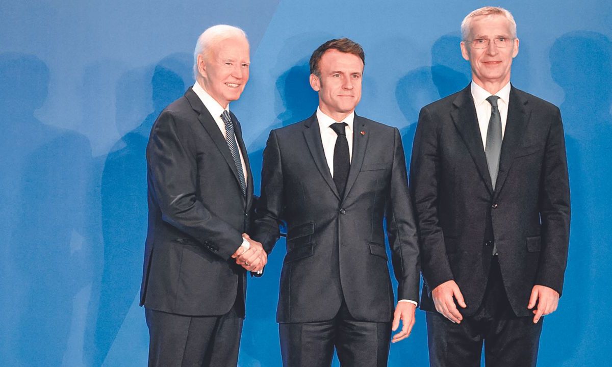 ALIANZA. Biden se encontró con Macrón y Stoltenberg antes de su discurso inaugural