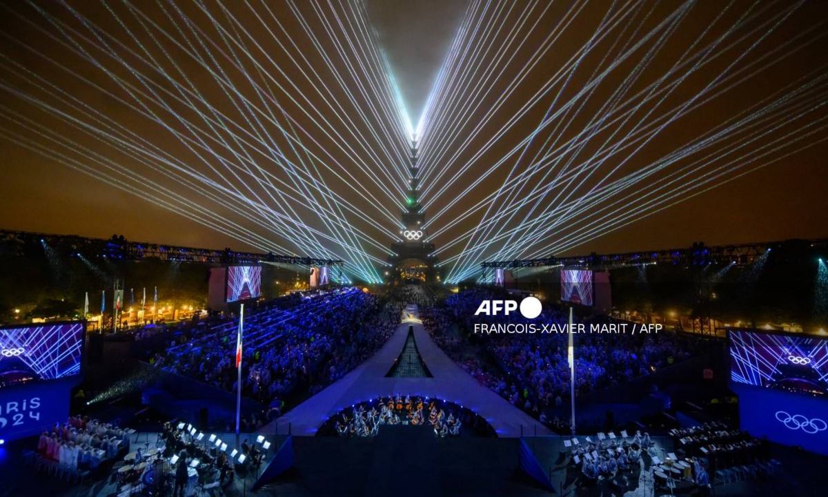 De manera sorpresiva, rompiendo protocolos y reglas, así se llevó a cabo la ceremonia de inauguración de los Juegos Olímpicos de París 2024.