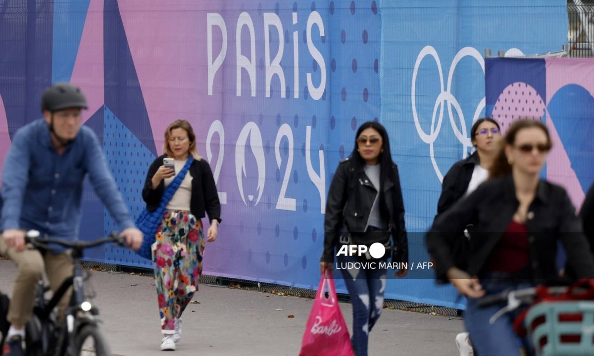 Con una mezcla de fastidio y resignación, residentes de la Isla de San Luis en París se amoldan a los preparativos de los Juegos Olímpicos