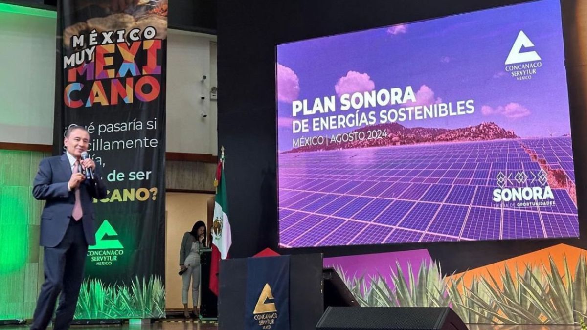 Durazo Montaño presentó como casos de éxito del Plan Sonora de Energías Sostenibles la central fotovoltaica de Puerto Peñasco, la cual tendrá una capacidad de generar 1GW de energía al concluir el proyecto