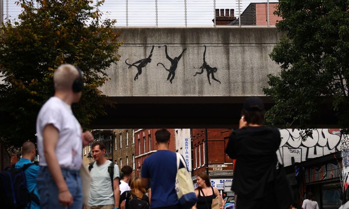 Banksy sorprende en Londres con sucesivos graffitis de animales