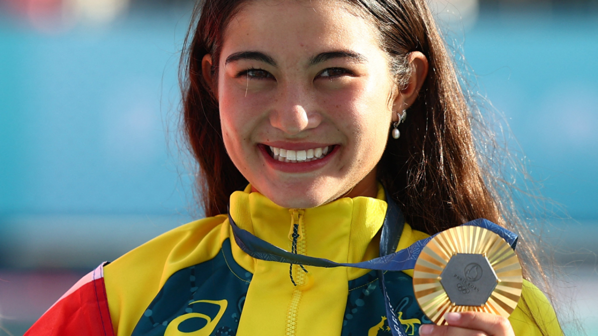 La joven patinadora australiana de 14 años, Arisa Trew, logró colgarse el oro en la final de skateboarding-park en París 2024.