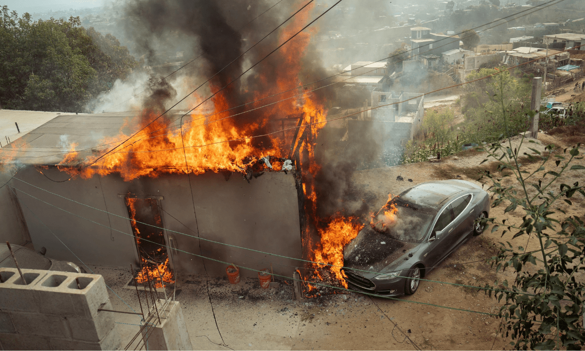 Incendio Tesla Tijuana