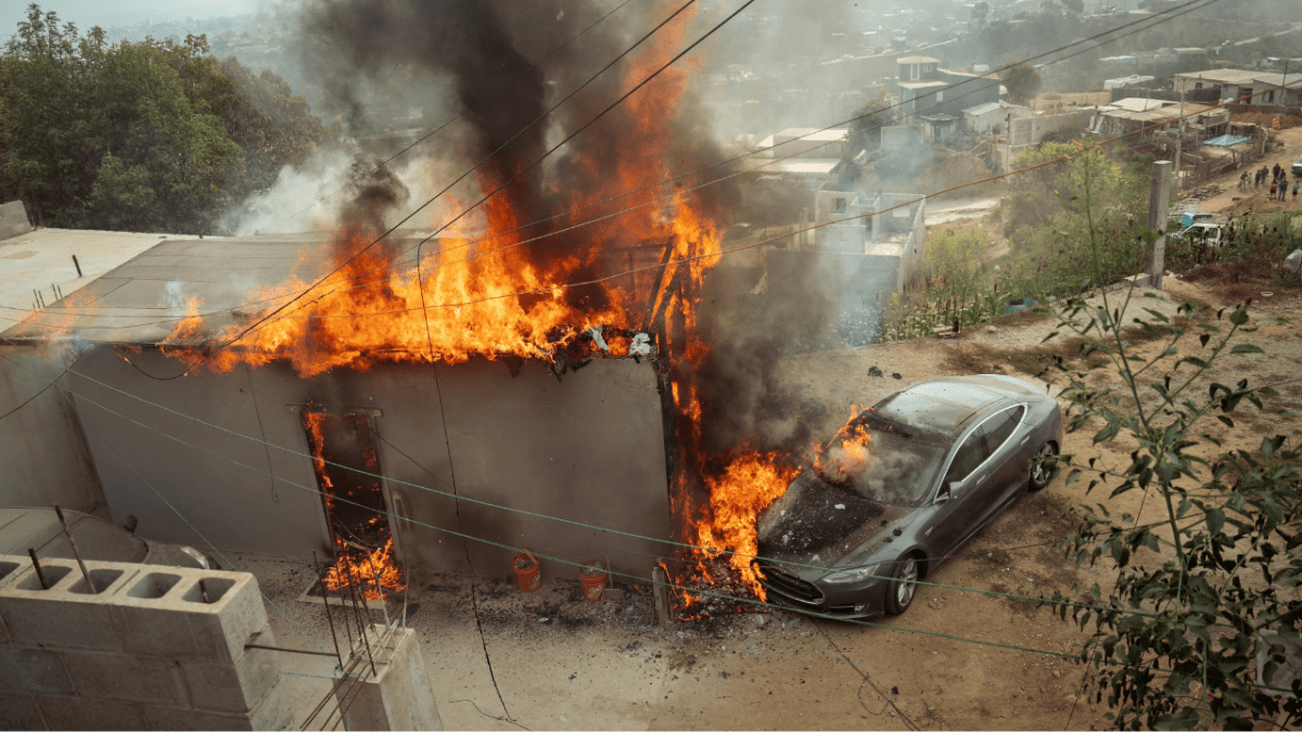 Incendio Tesla Tijuana