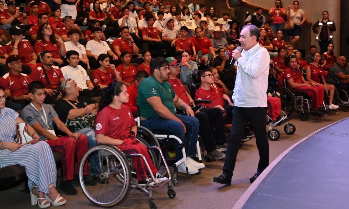 Beneficia Gobernador Durazo a 452 atletas con becas deportivas