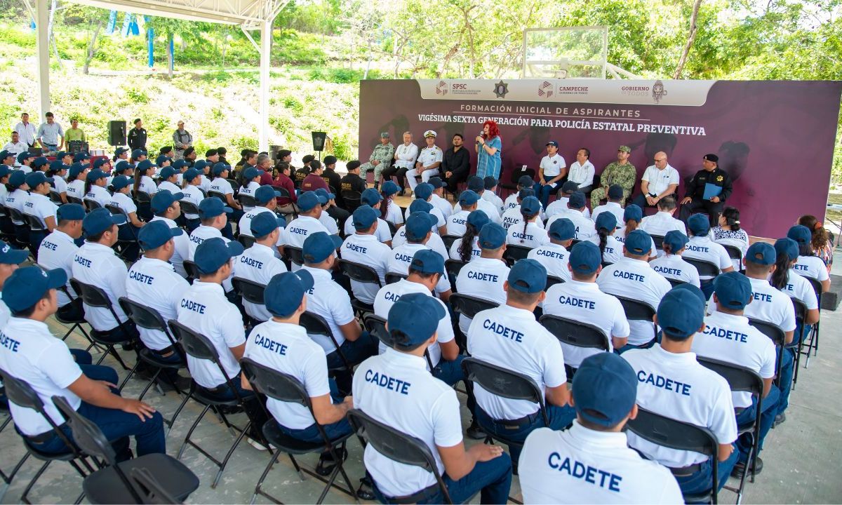 Sansores encabezó esta mañana la Ceremonia y reiteró el compromiso de conformar la mejor policía del país