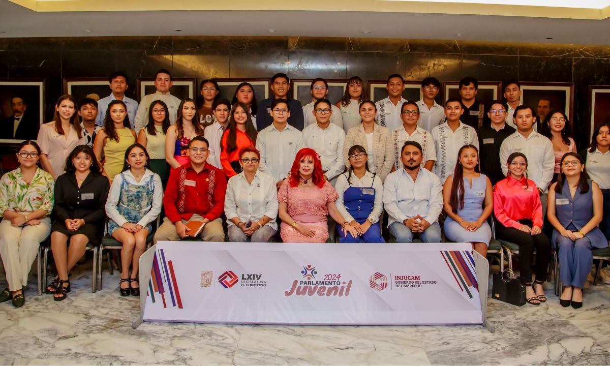 Layda Sansores encabezó un encuentro franco, abierto y directo con los 35 integrantes del Parlamento Juvenil