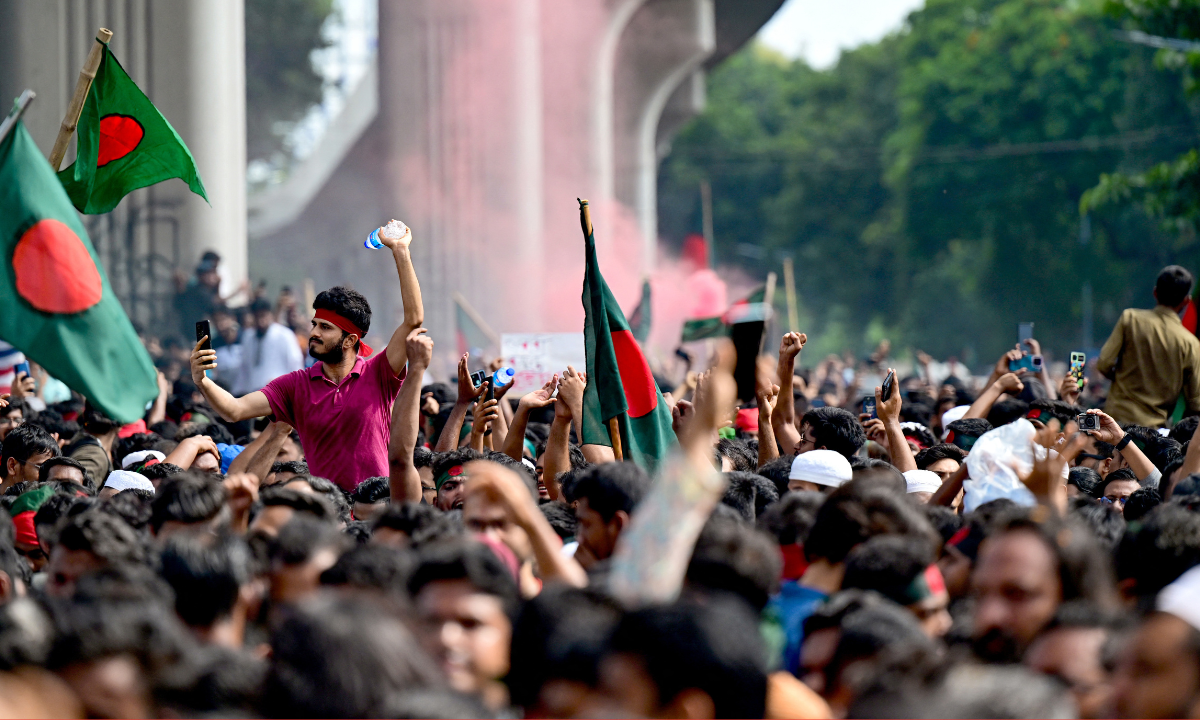 Muhammad Yunus dirigirá gobierno interino en Bangladés tras crisis política