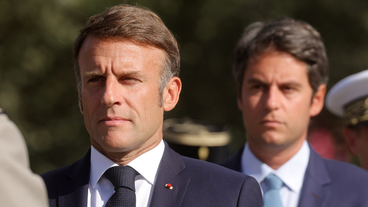 Macron rejette un gouvernement de gauche en France et appelle à de nouvelles consultations politiques