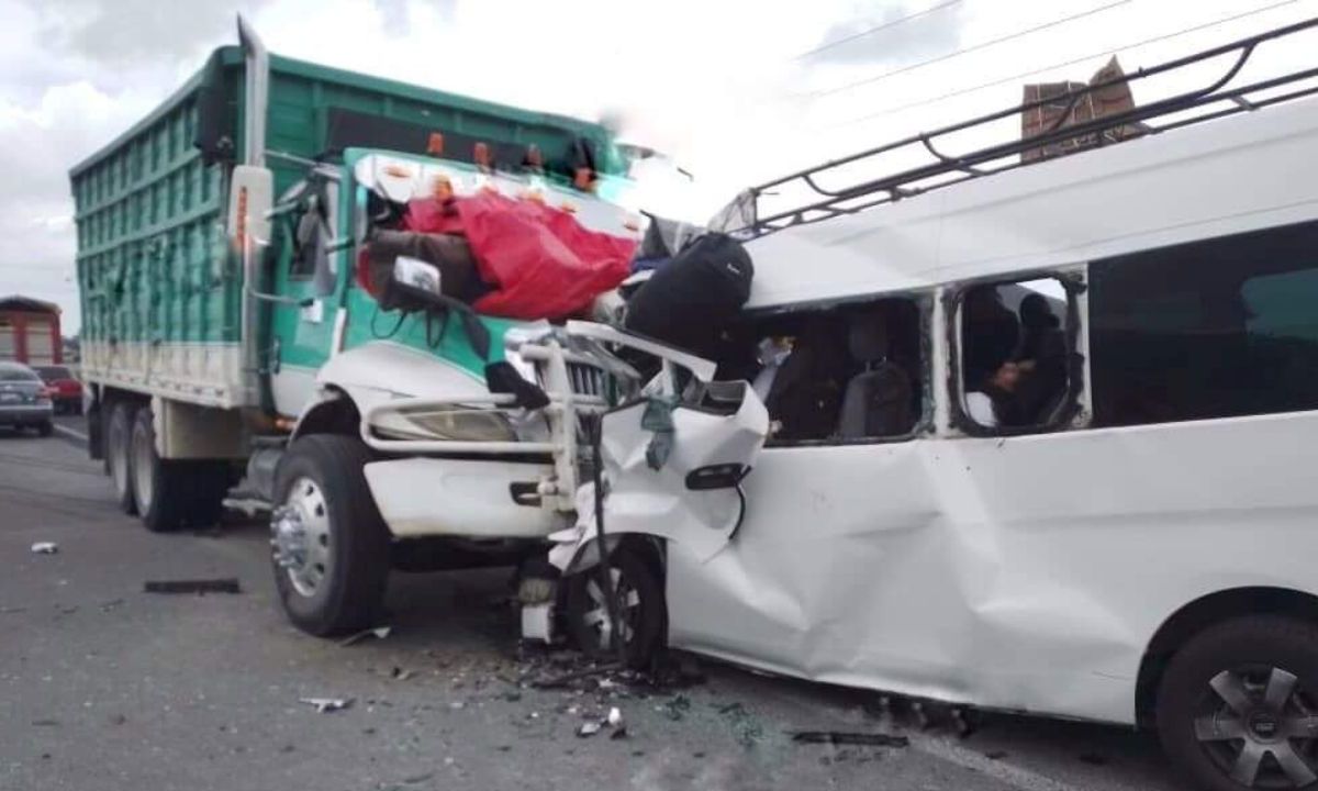 Accidente en la carretera San Luis Atexcac-Guadalupe Victoria deja al corte 9 muertos y 12 heridos