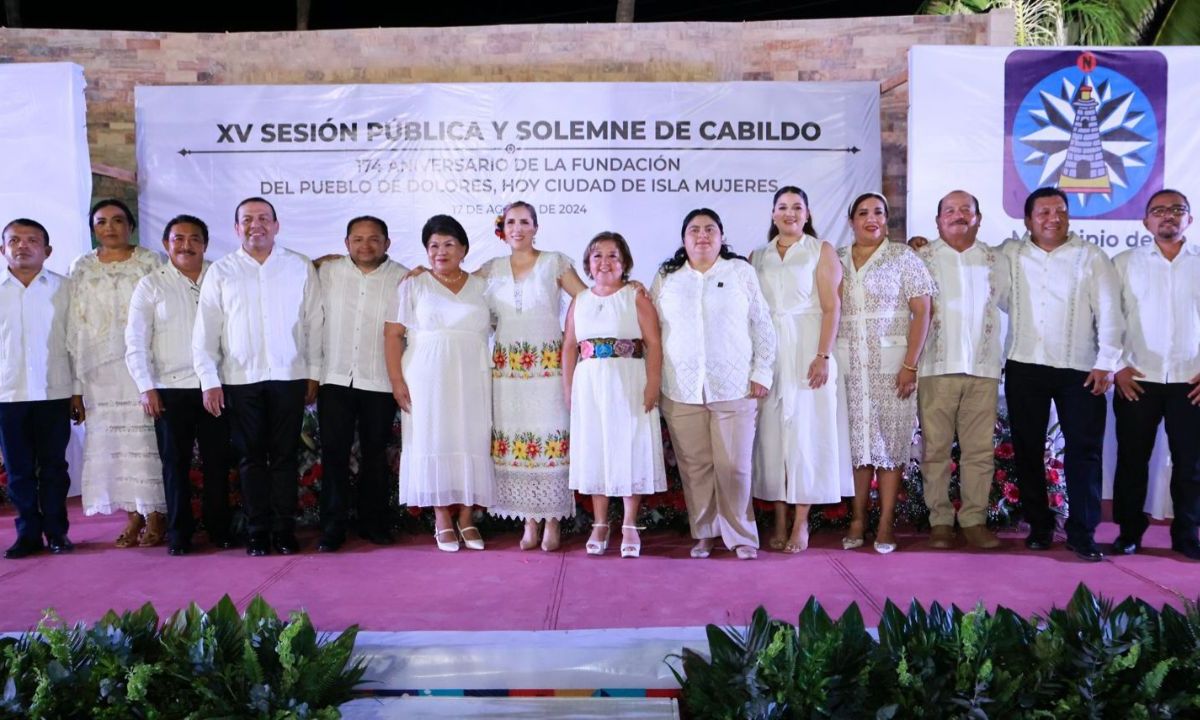 Atenea Gómez Ricalde celebra el 174 Aniversario de la Fundación de Isla Mujeres