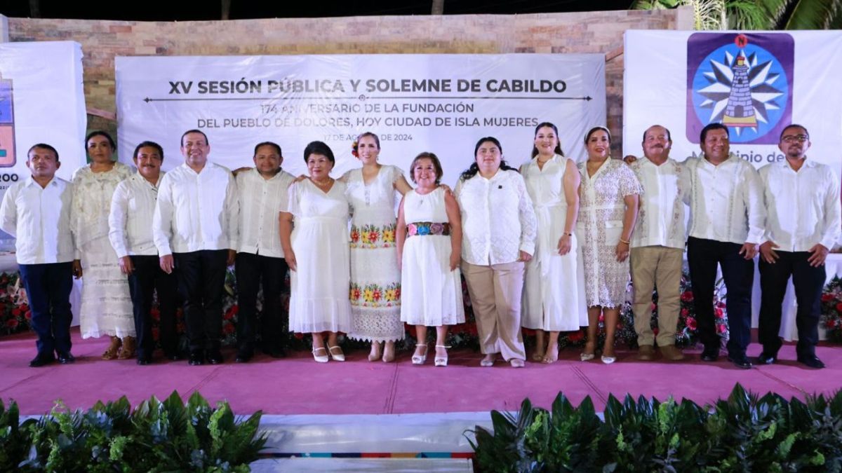 Atenea Gómez Ricalde celebra el 174 Aniversario de la Fundación de Isla Mujeres