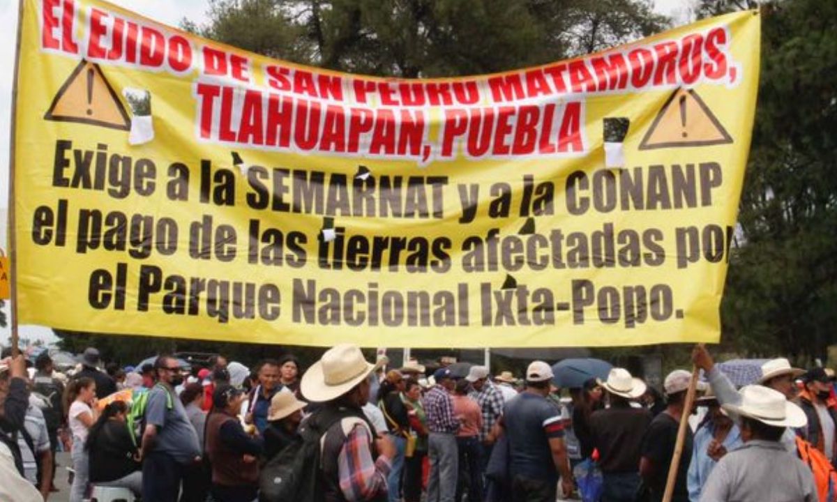 Sigue bloqueada la México-Puebla, tras manifestación de ejidatarios de Santa Rita Tlahuapan