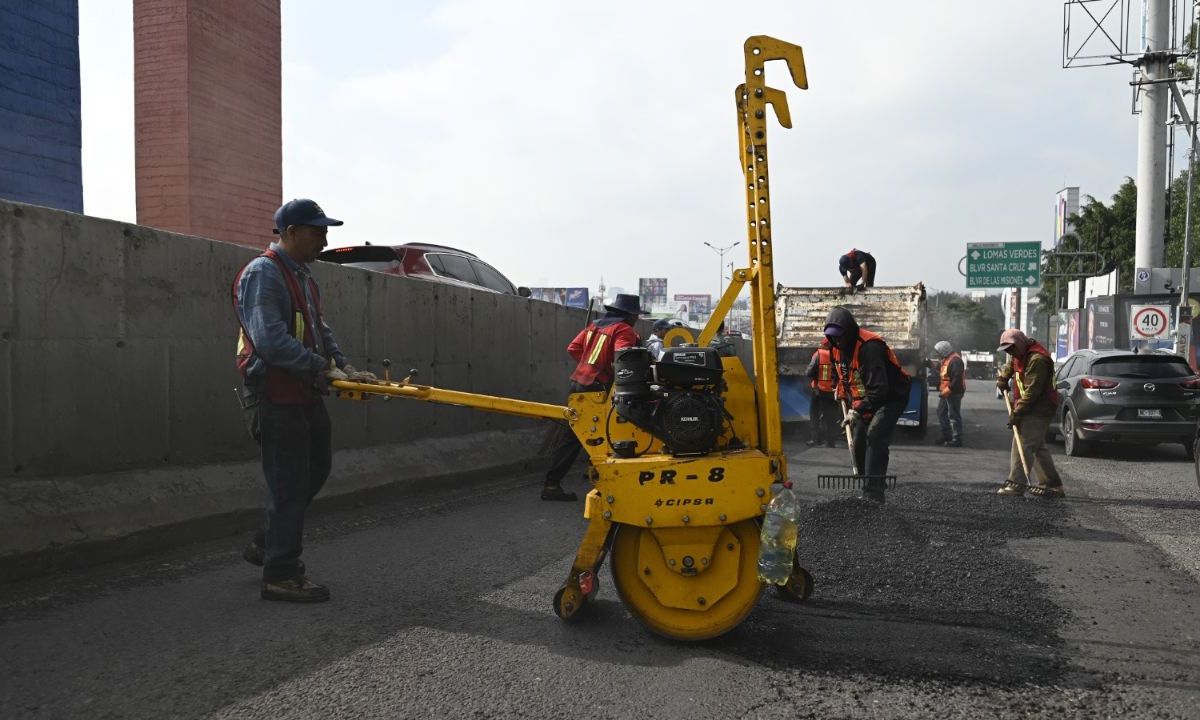 Repara Gobierno de Naucalpan más de 100 baches en laterales de Periférico