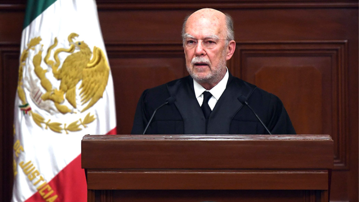 Ministro Juan Luis González Alcántara Carrancá en el pleno de la Suprema Corte de Justicia de la Nación