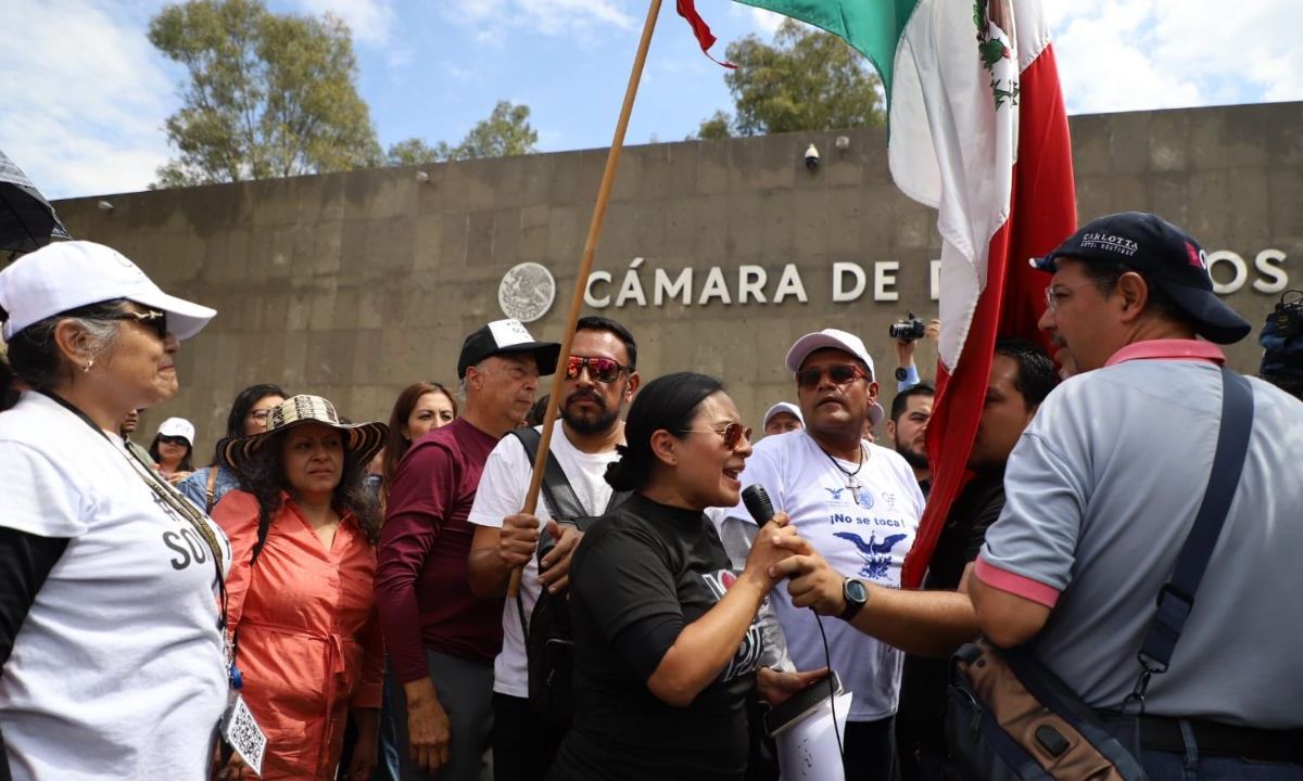 Acuden trabajadores del PJ a Cámara de Diputados a exigir diálogo por reforma