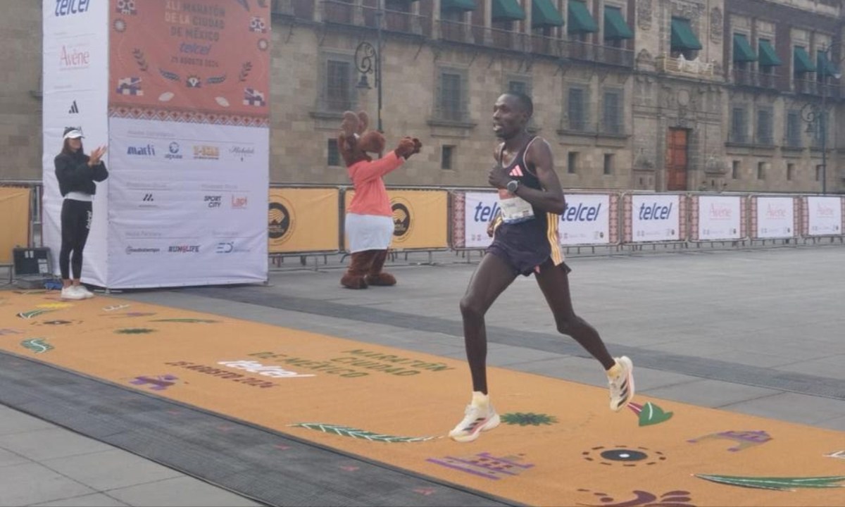 Foto: Ángel Ortiz/ Edwin Kiprop Kiptoo, ganador de la XLI del Maratón de la Ciudad de México