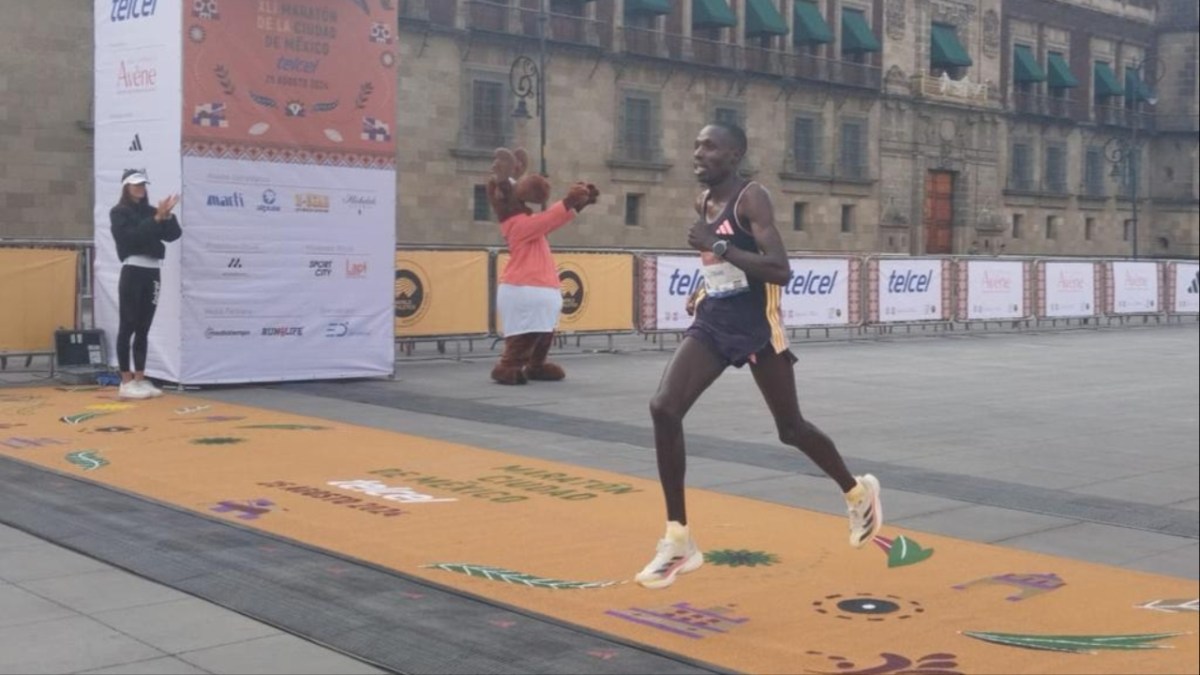 Foto: Ángel Ortiz/ Edwin Kiprop Kiptoo, ganador de la XLI del Maratón de la Ciudad de México