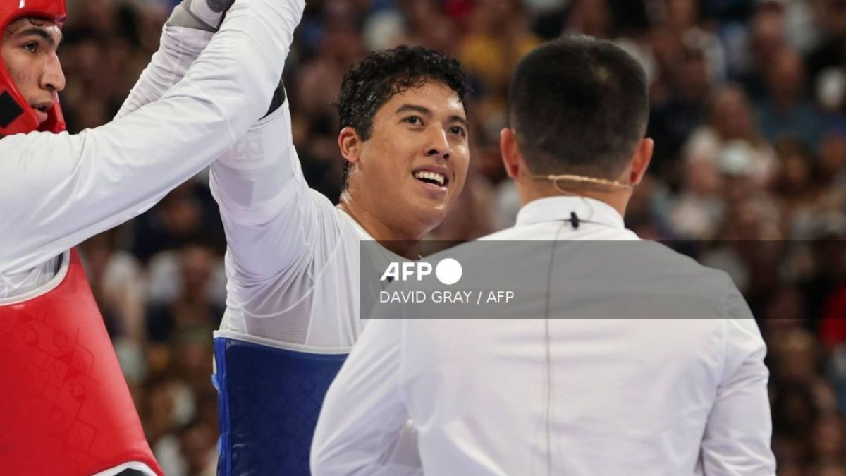 Carlos Sansores ganó el repechaje en la categoría +80kg en Taekwondo y ahora buscará la medalla de bronce en París 2024.